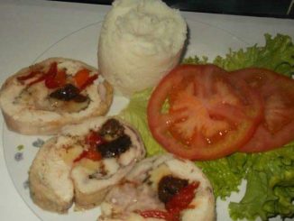 Pollo enrollado navideño