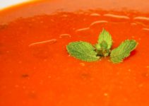 Sopa de tomate fría