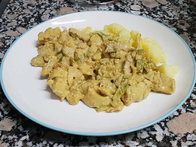 Solomillo de cerdo en salsa de cacahuetes
